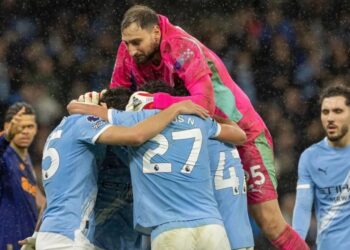 আর্সেনালের পিছু ছাড়ছে না ম্যানচেস্টার সিটি