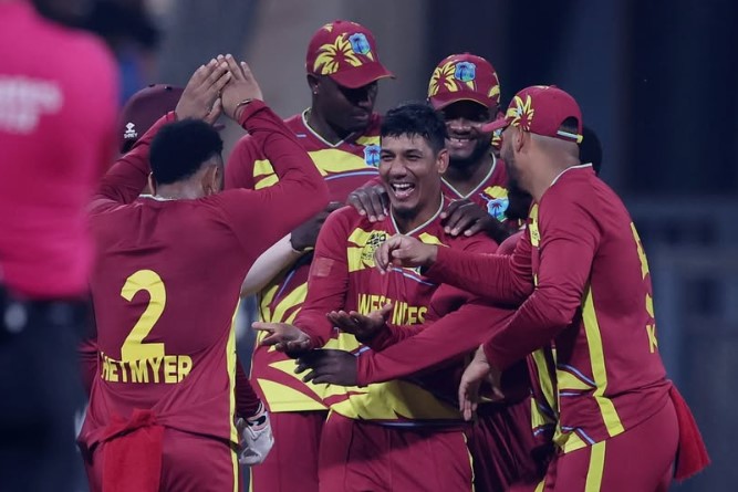 ইংল্যান্ডকে হারিয়ে ‘সি’ গ্রুপের শীর্ষে ওয়েস্ট ইন্ডিজ।