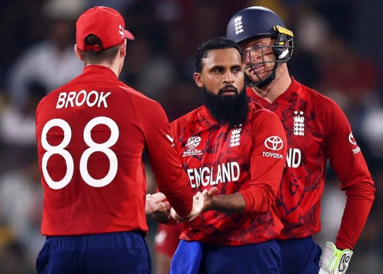 ইংল্যান্ডের কাছে নিউজিল্যান্ডের হারে পাকিস্তানের স্বপ্ন টিকে থাকল