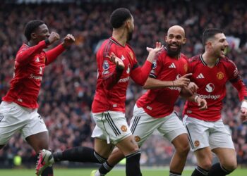 একই দিনে পয়েন্ট হারালো চেলসি ও ম্যানইউ