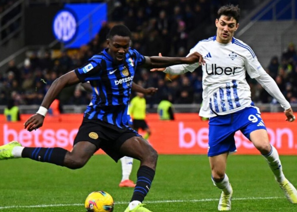 কোমোকে হারিয়ে শীর্ষস্থানের লড়াইয়ে ইন্টার মিলান