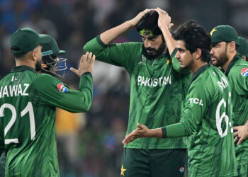 ভারতের বিপক্ষে হেরে বড় বিপদে পাকিস্তান