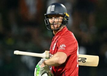 ডাক মেরে লজ্জার রেকর্ড তালিকায় যারা