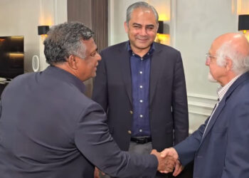 নাটকের অবসান ঘটিয়ে ভারতের বিপক্ষে খেলতে যাচ্ছে পাকিস্তান