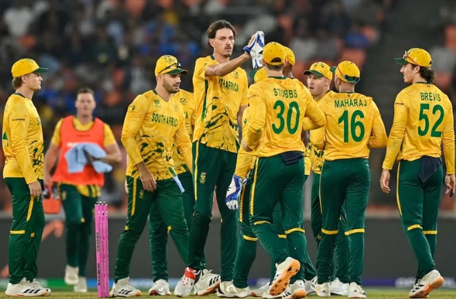 নিউজিল্যান্ডকে উড়িয়ে সুপার এইটে এক পা দক্ষিণ আফ্রিকার।