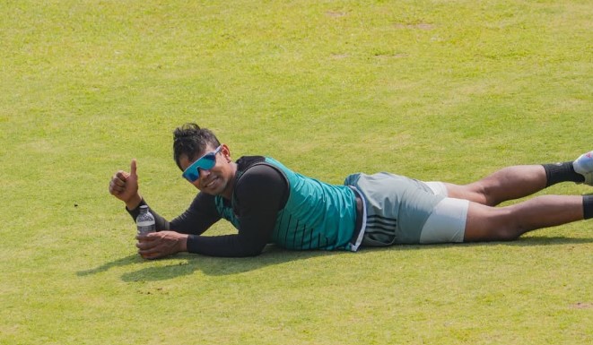 নির্বাচনের পর মাঠে ফিরেছে ক্রিকেটাররা