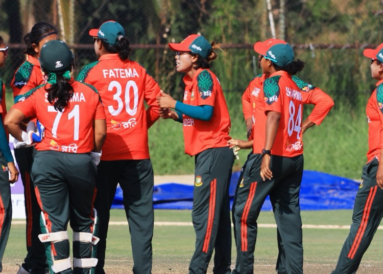 পাকিস্তানকে উড়িয়ে ফাইনালে ভারতকে পেল বাংলাদেশের মেয়েরা