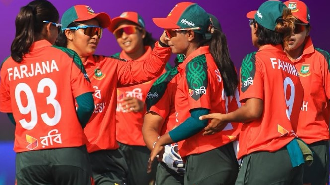 প্রতিদ্বন্দ্বিতাপূর্ণ ম্যাচে শ্রীলঙ্কাকে চার রানে হারিয়ে শুরু বাংলাদেশের।