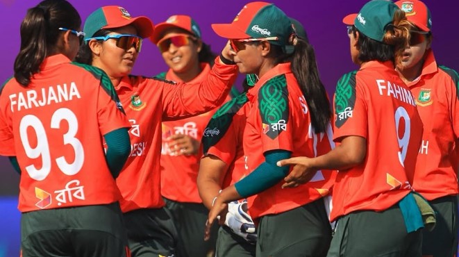 প্রতিদ্বন্দ্বিতাপূর্ণ ম্যাচে শ্রীলঙ্কাকে চার রানে হারিয়ে শুরু বাংলাদেশের।