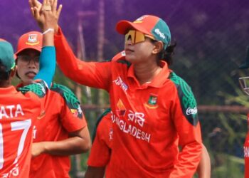 ফাইনালে ভারতের বিপক্ষে টস হেরে ফিল্ডিংয়ে বাংলাদেশ