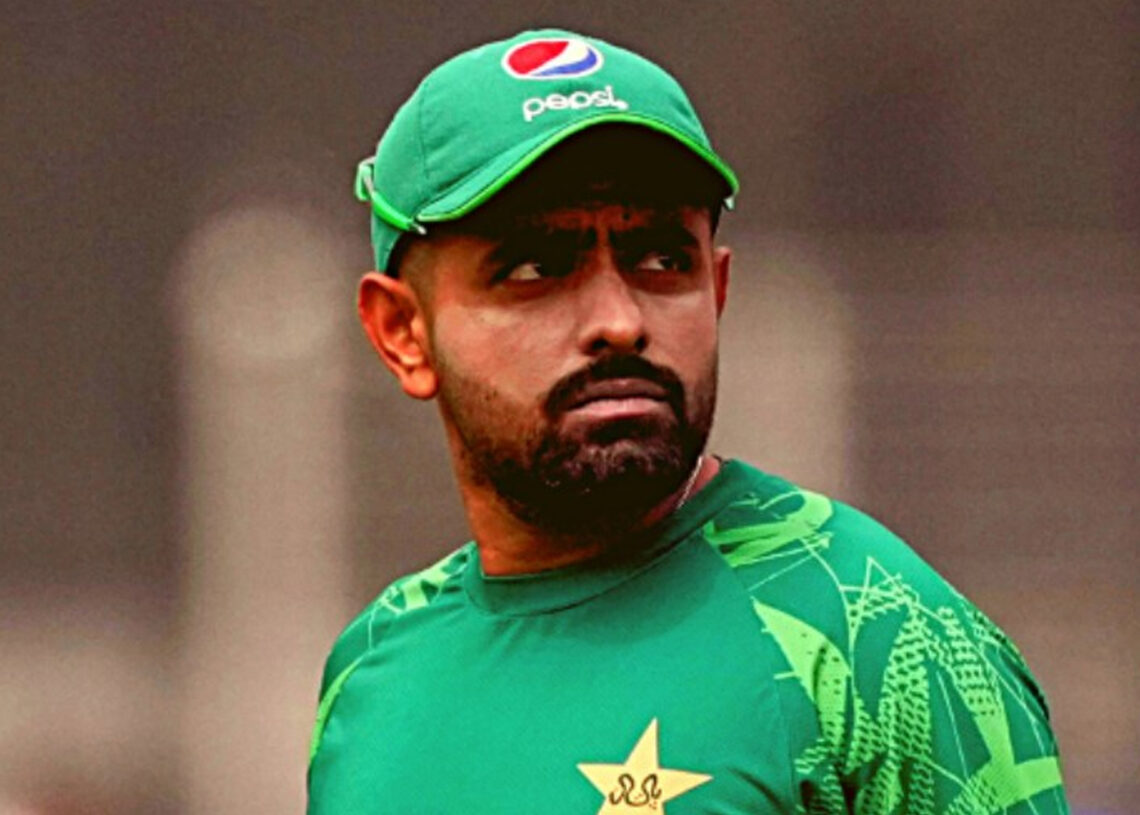 ভারতের বিপক্ষে লড়াইয়ের আগে যে বার্তা বাবরের