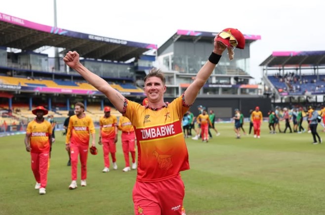 বিশ্বকাপে আবার অস্ট্রেলিয়াকে হারাল জিম্বাবুয়ে।