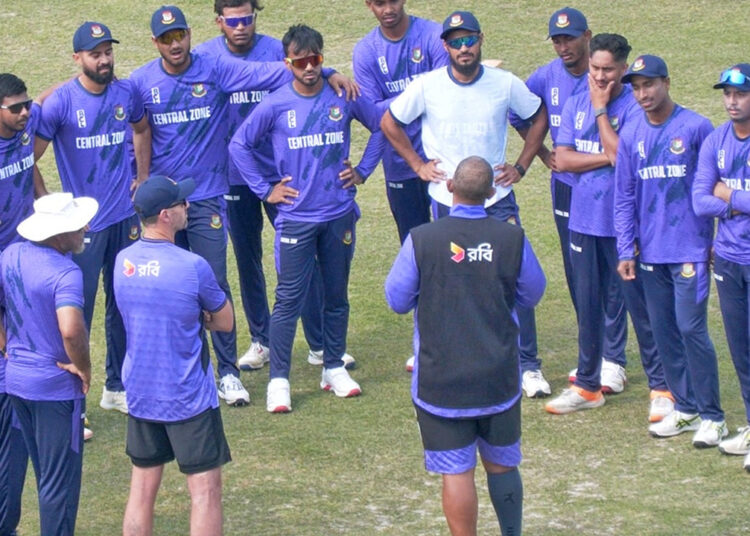 বিশ্বকাপের মাঝেই আবার মাঠে নামছেন বাংলাদেশের ক্রিকেটাররা