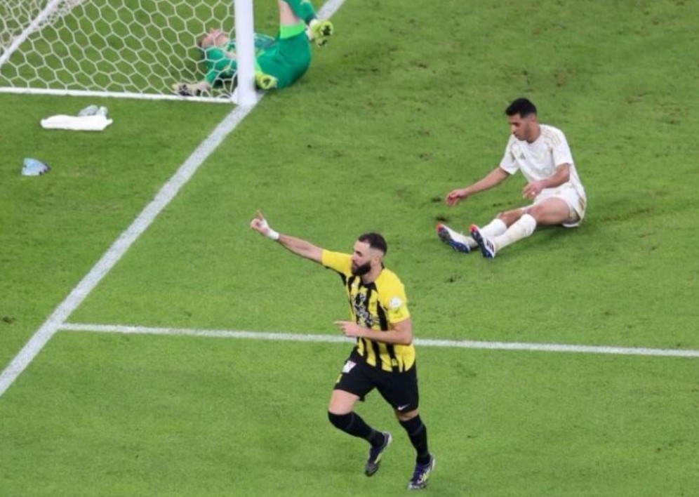 বেনজেমার কাছে হেরে রোনালদোর স্বপ্ন শেষ