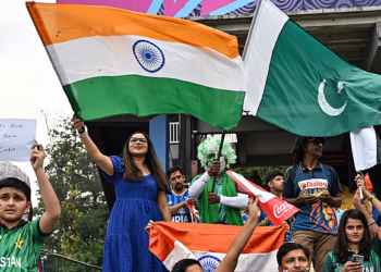 বিগ ম্যাচে ভারতের বিপক্ষে টস জিতে ফিল্ডিংয়ে পাকিস্তান