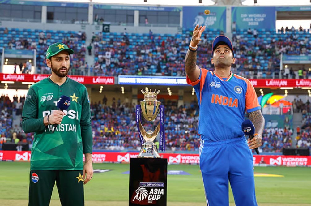 ভারত-পাকিস্তান ম্যাচে এগিয়ে যারা