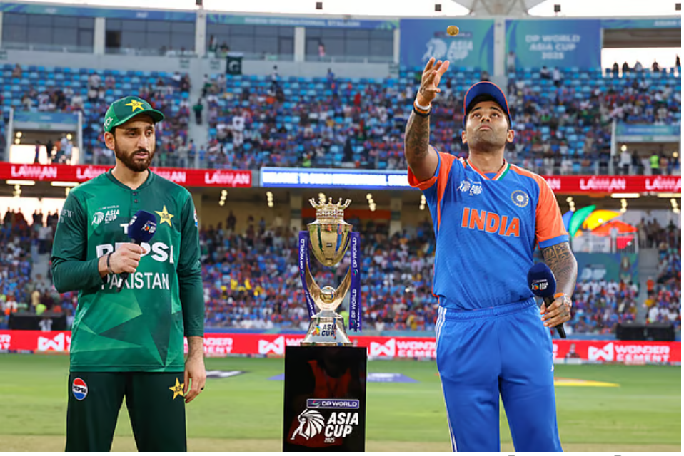 ভারত-পাকিস্তান ম্যাচে এগিয়ে যারা