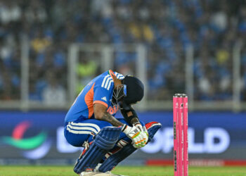 বিশ্বকাপে বাকি ২ ম্যাচ জিতলেও সেমিফাইনাল নিয়ে শঙ্কায় ভারত