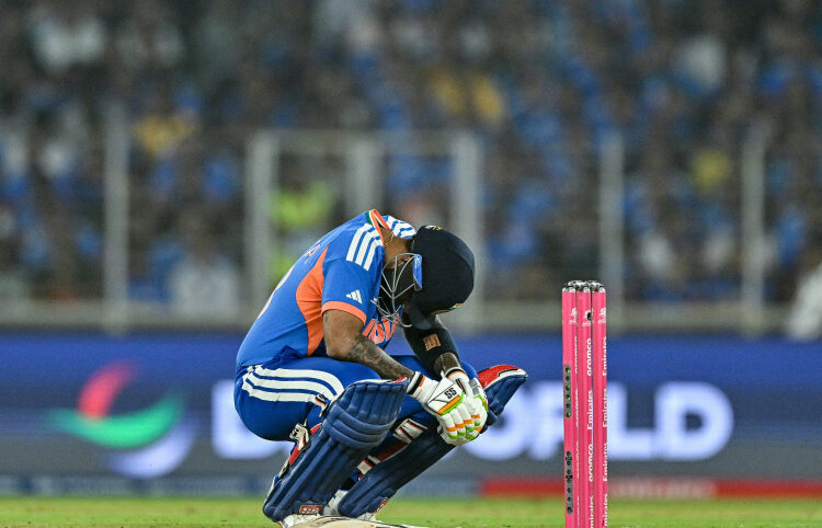 বিশ্বকাপে বাকি ২ ম্যাচ জিতলেও সেমিফাইনাল নিয়ে শঙ্কায় ভারত