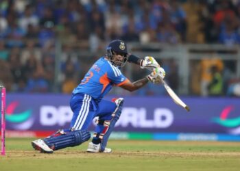 যুক্তরাষ্ট্রের বিপক্ষে সূর্যকুমারের লড়াকু ইনিংসে ভারতের স্বস্তি