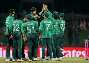 যে দুই কঠিন সমীকরণ পাকিস্তানের সামনে