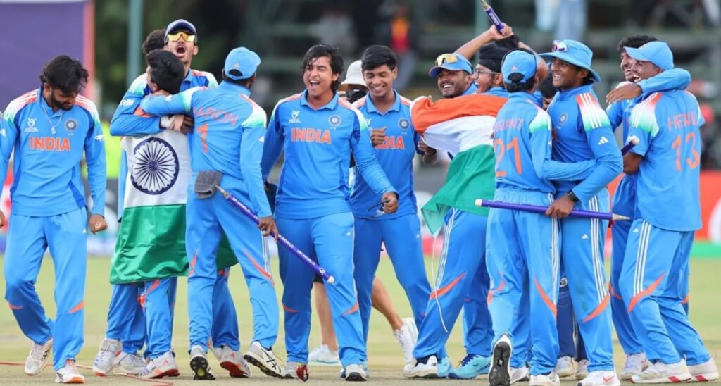 রেকর্ড গড়ে ইংল্যান্ডকে হারিয়ে যুব বিশ্বকাপ চ্যাম্পিয়ন ভারত।
