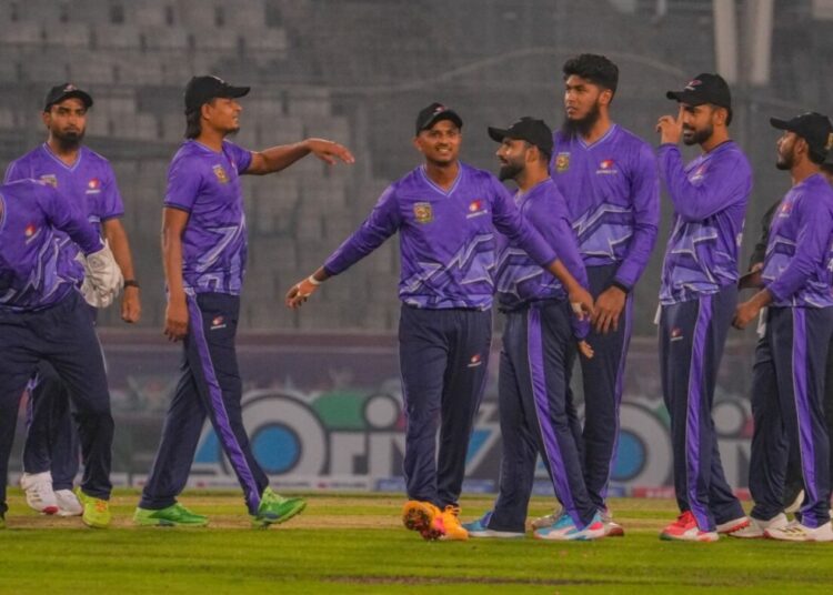 লিটন - সাইফের অর্ধশতকে দুরন্তকে উড়িয়ে দিল ধূমকেতু