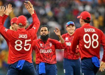 সুপার এইটে ইংল্যান্ডের কাছে বিপর্যস্ত শ্রীলঙ্কা