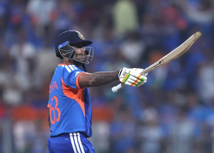 সূর্যকুমার-সিরাজ নৈপুণ্যে সহজ জয়ে ভারতের বিশ্বকাপ শুরু