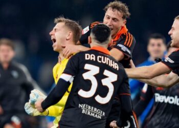 ৪০ বছর পর সেমিফাইনালে কোমো