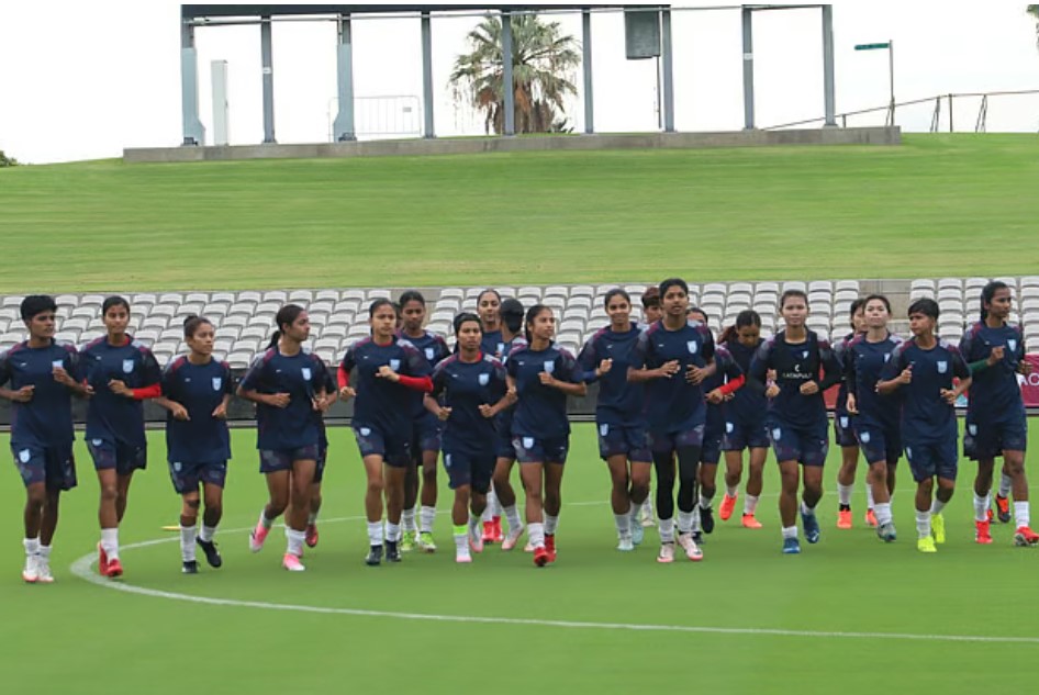 ইতিহাস গড়তে দুপুরে মাঠে নামছে বাংলাদেশ