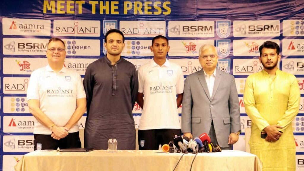 ঈদের দিন মিশনে যাচ্ছে পুরুষ ও নারী অনূর্ধ্ব-২০ ফুটবল দল