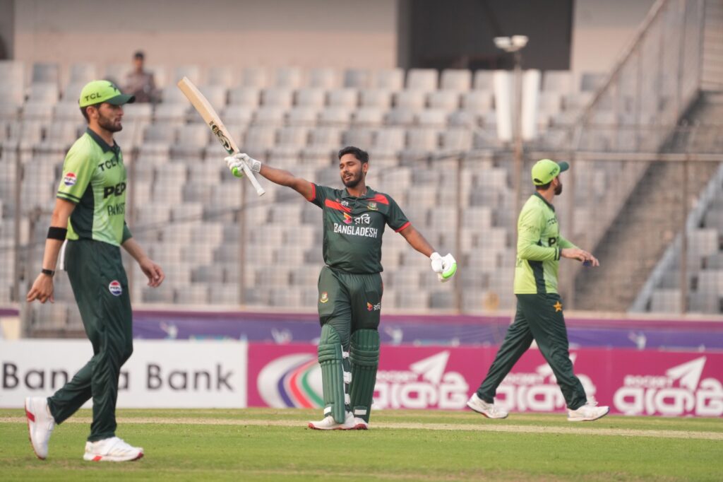 তানজিদের শতকে ও তাসকিনের বোলিংয়ে সিরিজ বাংলাদেশের