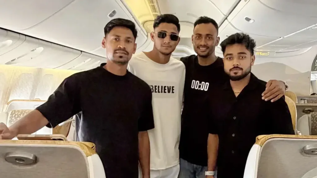 মুস্তাফিজুর রহমান, নাহিদ রানা, শরিফুল ইসলাম ও পারভেজ হোসেন ইমন।