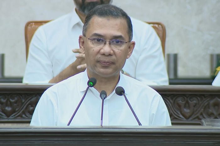 খেলোয়াড়ি জীবনে রাজনৈতিতে যোগ না দেওয়া আহ্বান প্রধানমন্ত্রীর