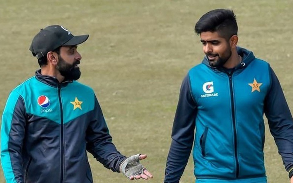 বাবরের বিকল্প কারা জানালেন হাফিজ