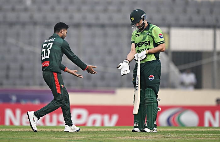 মিরাজকে গলির ক্রিকেট বয় বললেন কামরান!