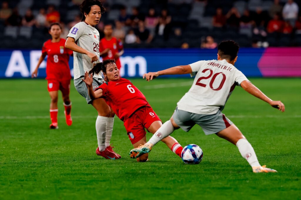 এএফসি নারী এশিয়ান কাপে নিজেদের প্রথম ম্যাচে ৯ বারের চ্যাম্পিয়ন চীনের বিপক্ষে লড়াই করে হেরেছে বাংলাদেশ।
