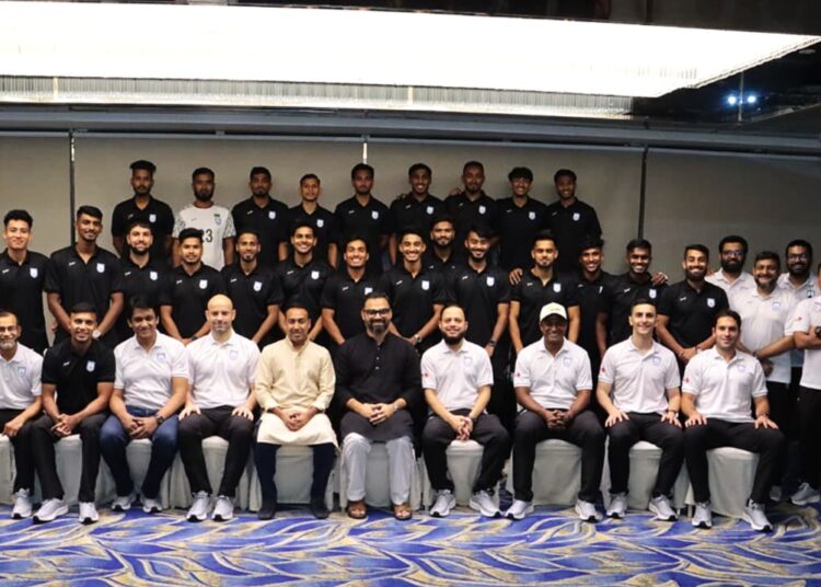 ঢাকার একটি হোটেলে জাতীয় দলের ফুটবলারদের সঙ্গে দেখা করেন যুব ও ক্রীড়া প্রতিমন্ত্রী আমিনুল হক। উপস্থিত ছিলেন বাফুফে সভাপতি তাবিথ আউয়াল।