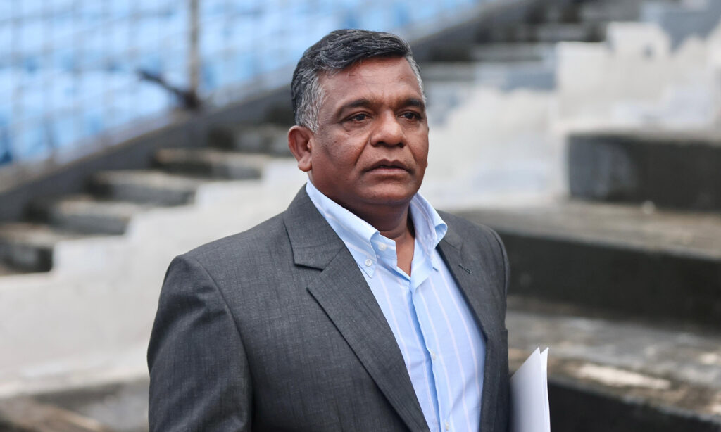 দেশে ফিরলেন বিসিবি সভাপতি বুলবুল