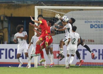 বাংলাদেশের বিপক্ষে ভিয়েতনামের একটি আক্রমণ।