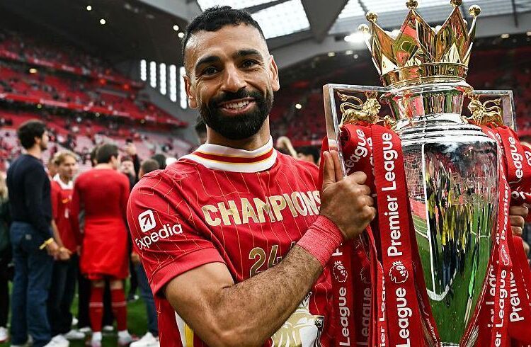 ট্রফিসহ সালাহ