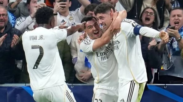 ভালভার্দের ২২ মিনিটের ঝড়ে ম্যানসিটি কুপোকাত