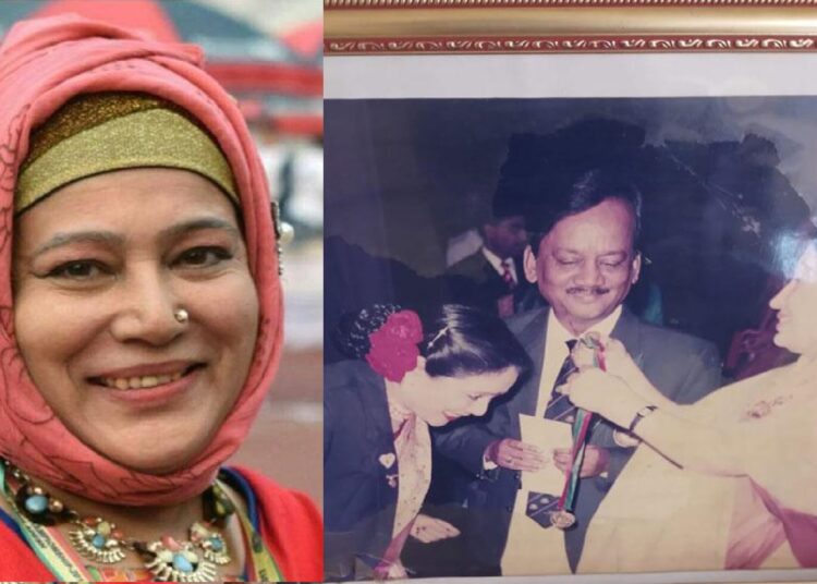 ২০০৩ শামীমা সাত্তার মিমুকে মেডেল পরিয়ে দিচ্ছেন তৎকালীন প্রধানমন্ত্রী বেগম খালেদা জিয়া