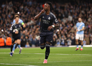 ১৭ মার্চ ম্যানচেস্টারের সিটির মাঠে অনুষ্ঠিত উয়েফা চ্যাম্পিয়ন্স লিগ রাউন্ড অফ সিক্সটিনের দ্বিতীয় লেগের ম্যাচে ভিনিসিয়ুস জুনিয়র পেনাল্টি থেকে দলের প্রথম গোলটি করেন। (ছবি: গেটি ইমেজেস)