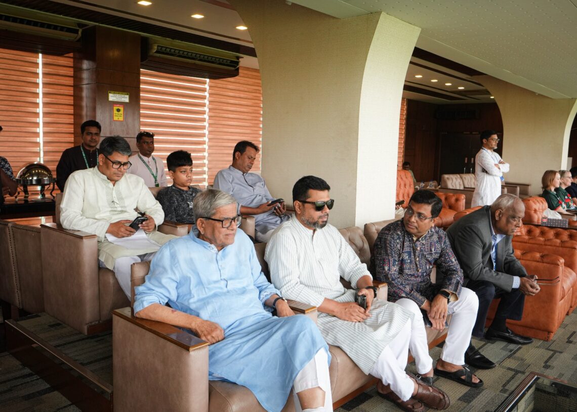 বাংলাদেশের খেলা দেখতে স্টেডিয়ামে মির্জা ফখরুল