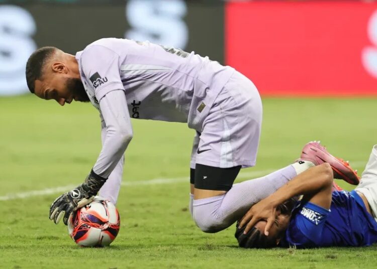 ফুটবল মাঠ হয়ে গেল রণক্ষেত্র