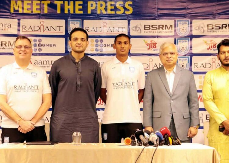 ঈদের দিন মিশনে যাচ্ছে পুরুষ ও নারী অনূর্ধ্ব-২০ ফুটবল দল