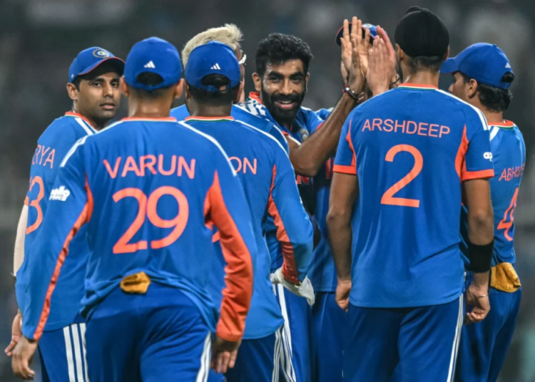 ওয়েস্ট ইন্ডিজকে হারিয়ে সেমিতে ভারত