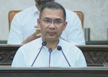 খেলোয়াড়ি জীবনে রাজনীতিতে যোগ না দেওয়ার আহ্বান প্রধানমন্ত্রীর